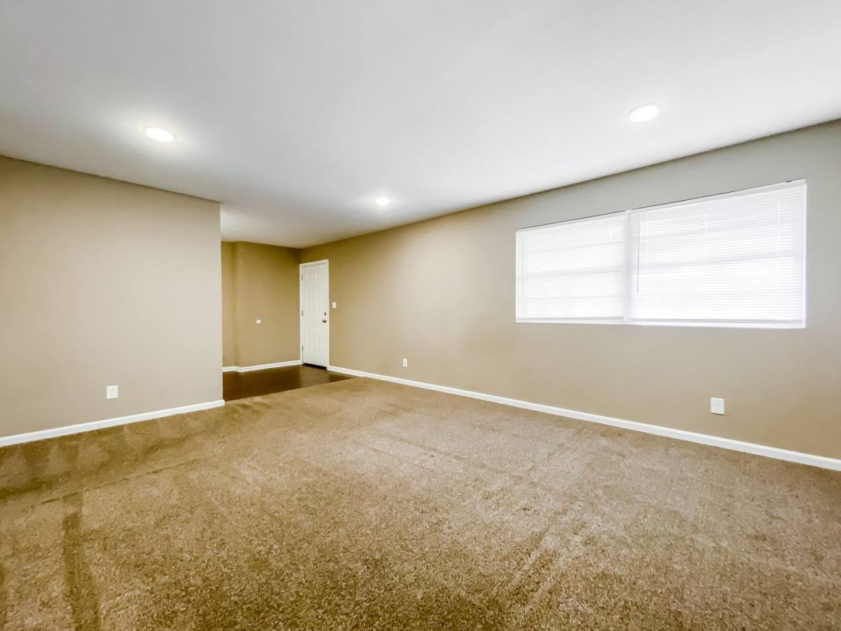 Apartment for rent at 116 E 10th Ave, Hutchinson, KS 67501
