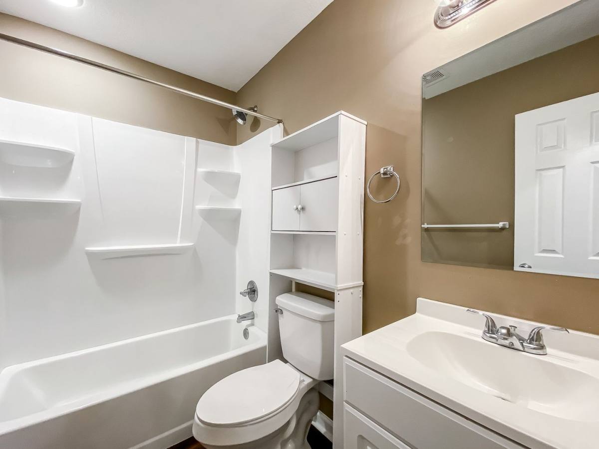 Apartment for rent at 116 E 10th Ave, Hutchinson, KS 67501