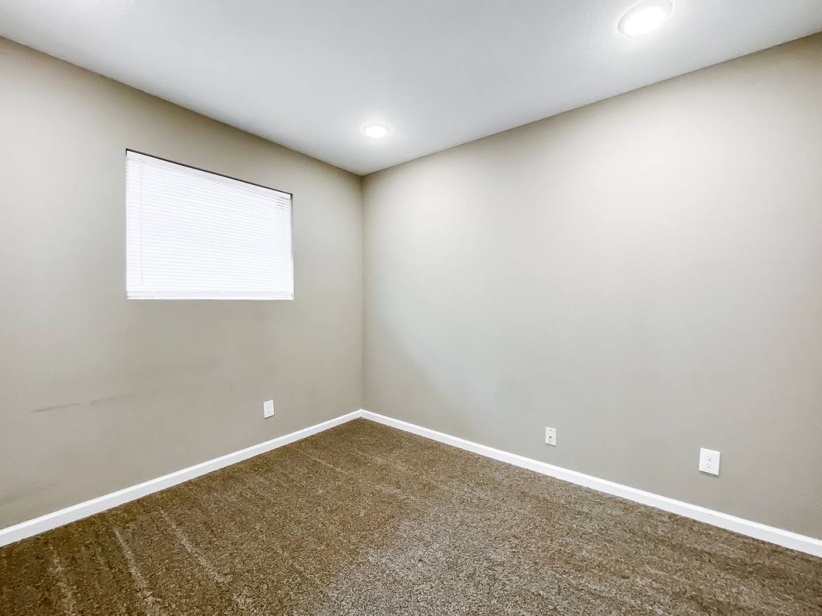 Apartment for rent at 116 E 10th Ave, Hutchinson, KS 67501