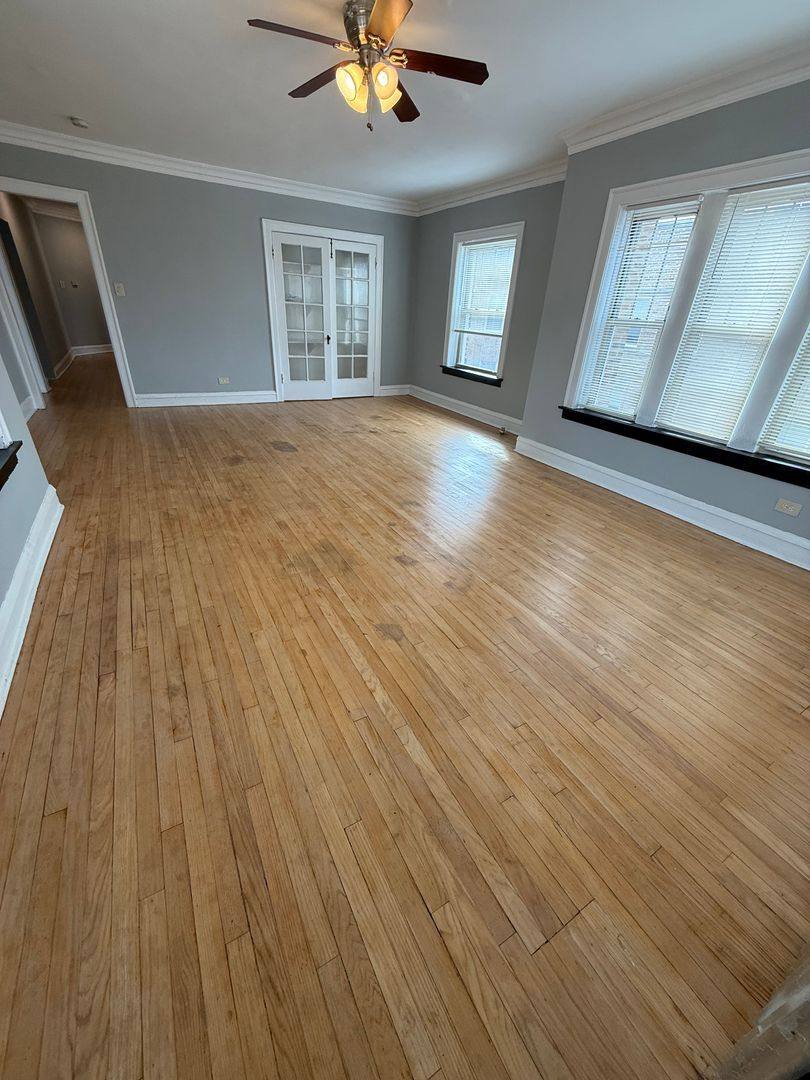 Apartment for rent at 6747 S Oglesby Ave, Chicago, IL 60649