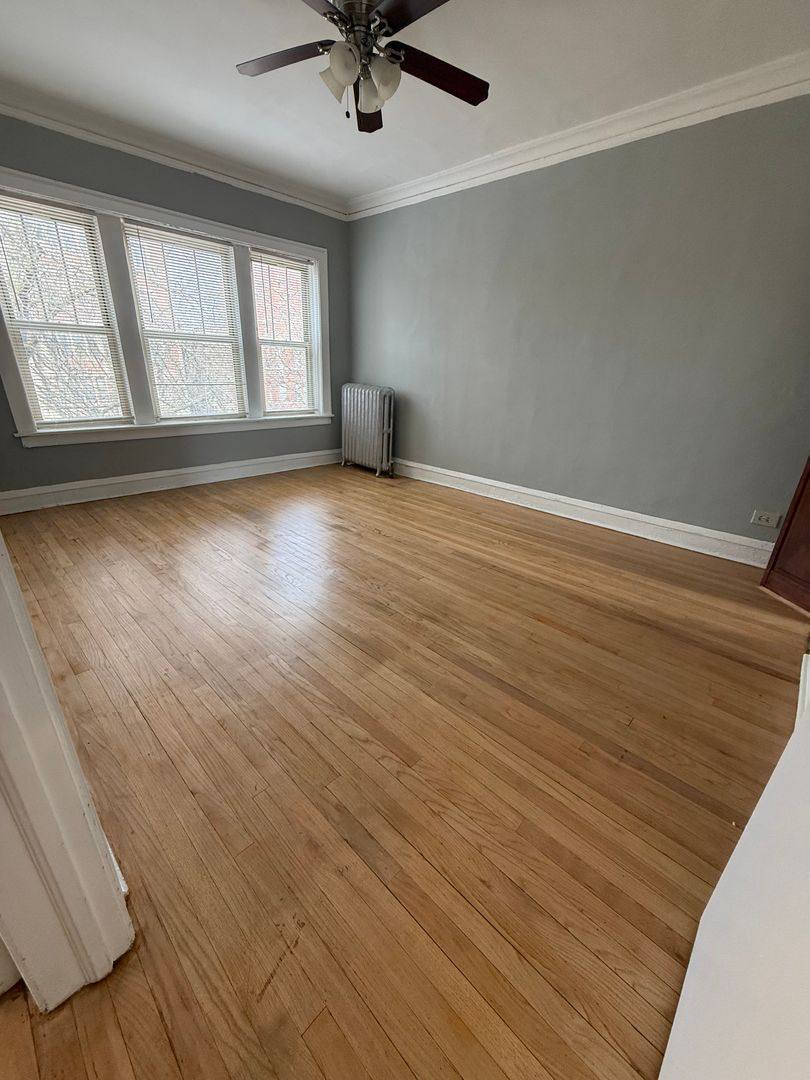 Apartment for rent at 6747 S Oglesby Ave, Chicago, IL 60649