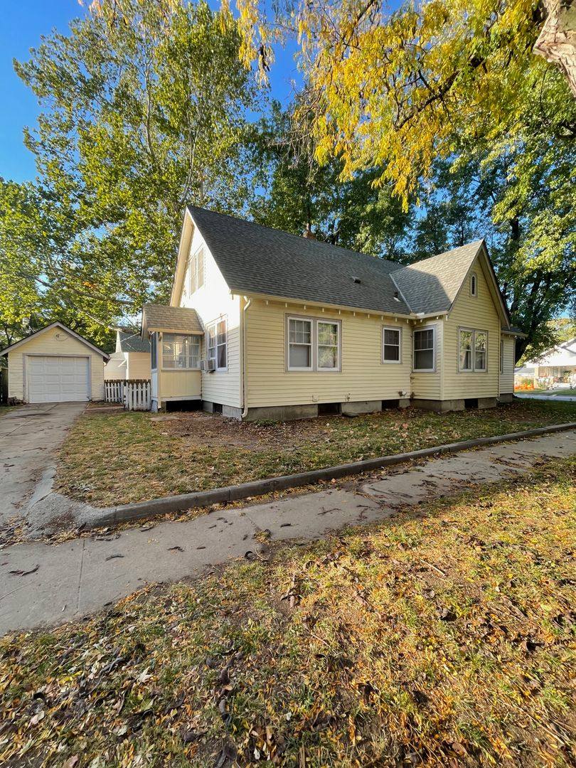House for rent at 1122 6th St, Clay Center, KS 67432