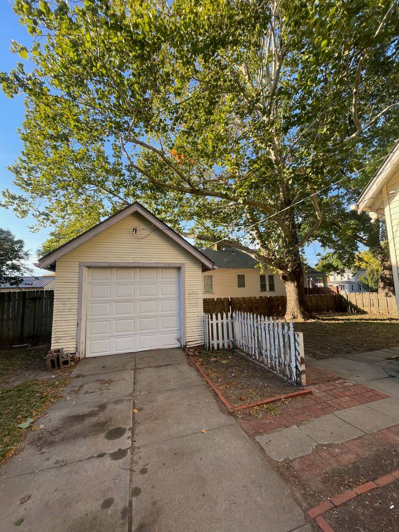 House for rent at 1122 6th St, Clay Center, KS 67432