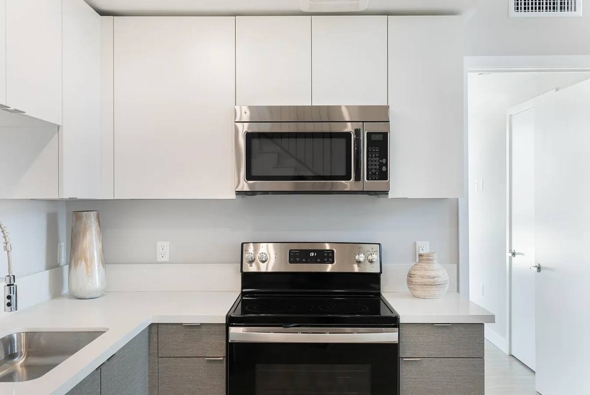 Apartment for rent at 326 S Reno St, Los Angeles, CA 90057