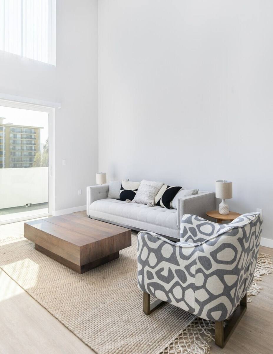 Apartment for rent at 326 S Reno St, Los Angeles, CA 90057