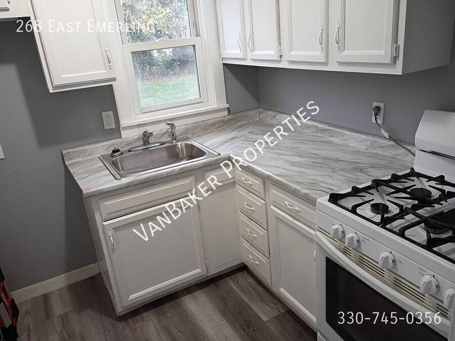 Townhouse for rent at 268 E Emerling, Akron, OH 44301