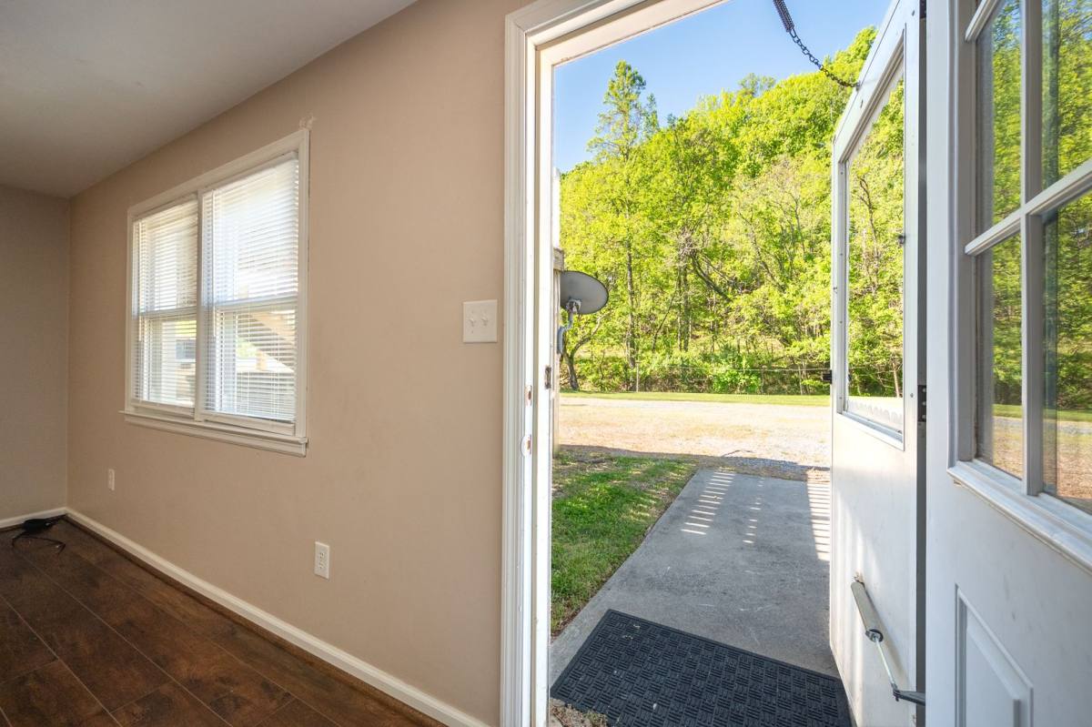Apartment for rent at 2561 Rutrough Rd, Roanoke, VA 24014
