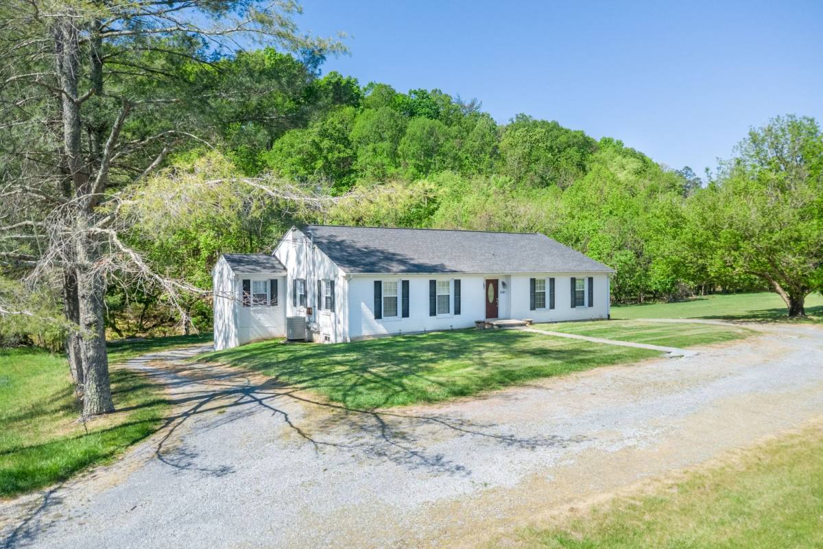Apartment for rent at 2561 Rutrough Rd, Roanoke, VA 24014
