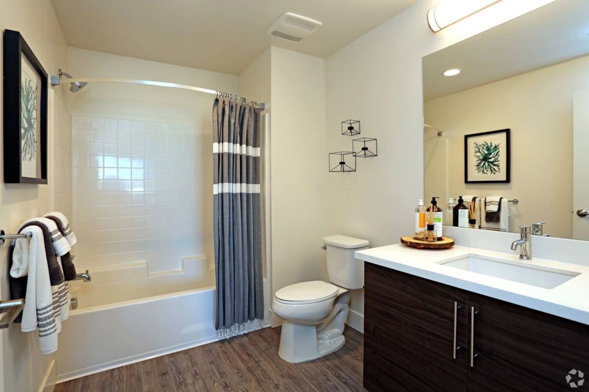Apartment for rent at 986 Broadway, Chula Vista, CA 91911