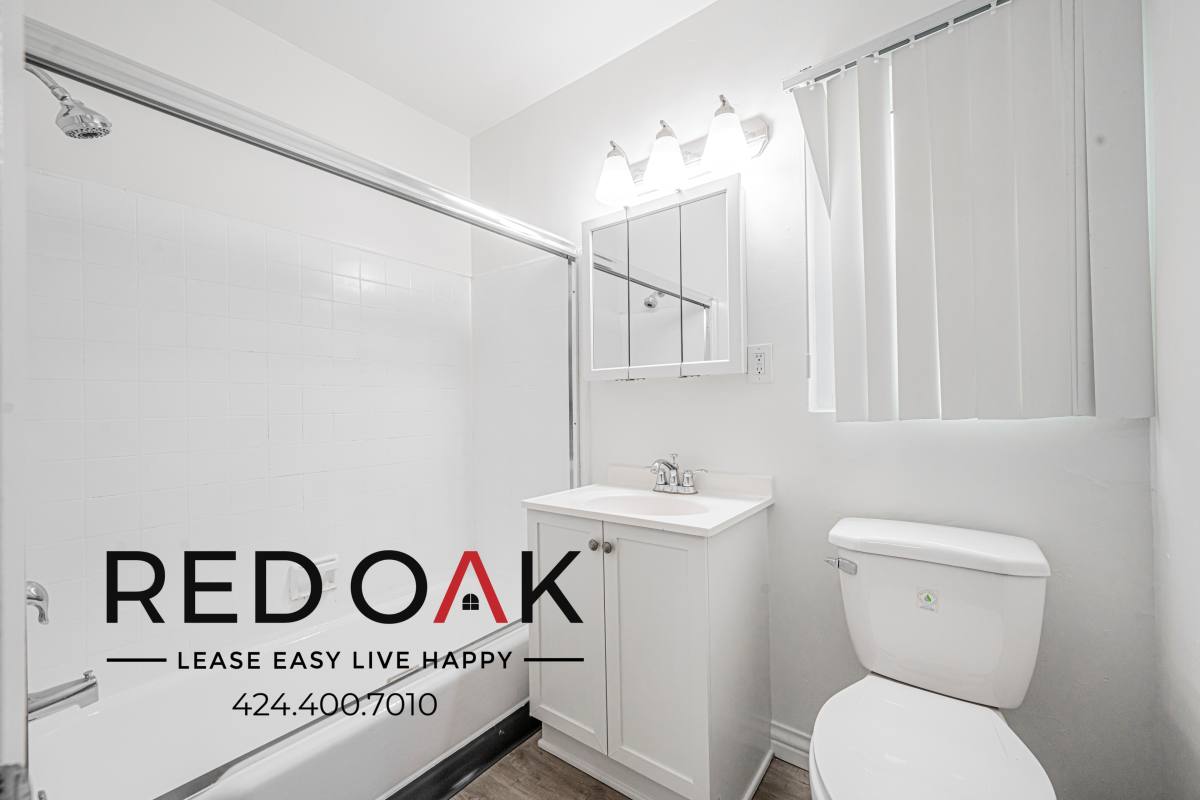 Condo for rent at 1016 S Wooster St #4, Los Angeles, CA 90035