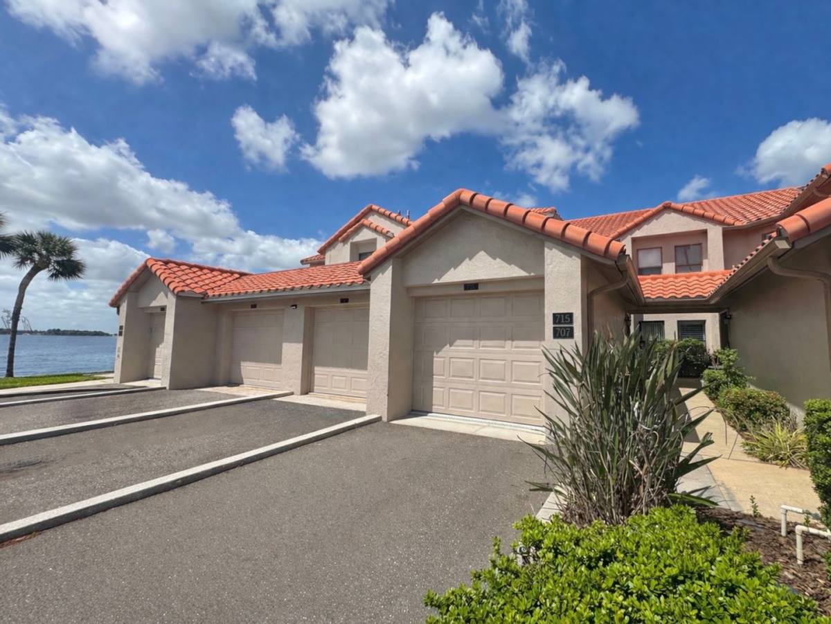 Condo for rent at 715 Magnolia Place, Winter Haven, FL 33884