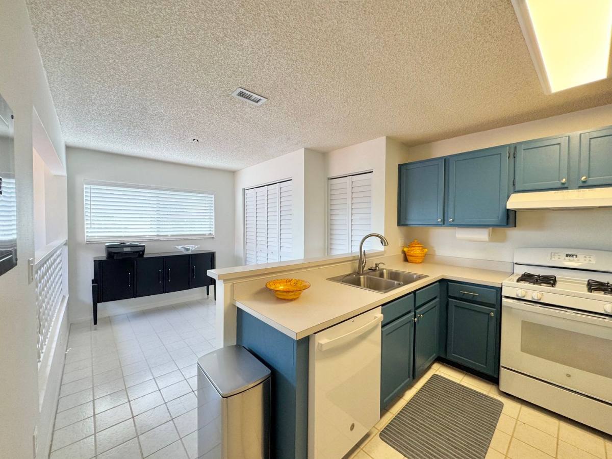 Condo for rent at 715 Magnolia Place, Winter Haven, FL 33884