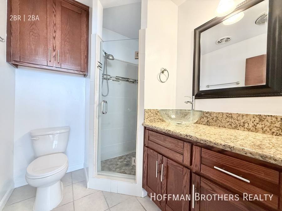 Apartment for rent at 17348 Burbank Blvd #6, Encino, CA 91316