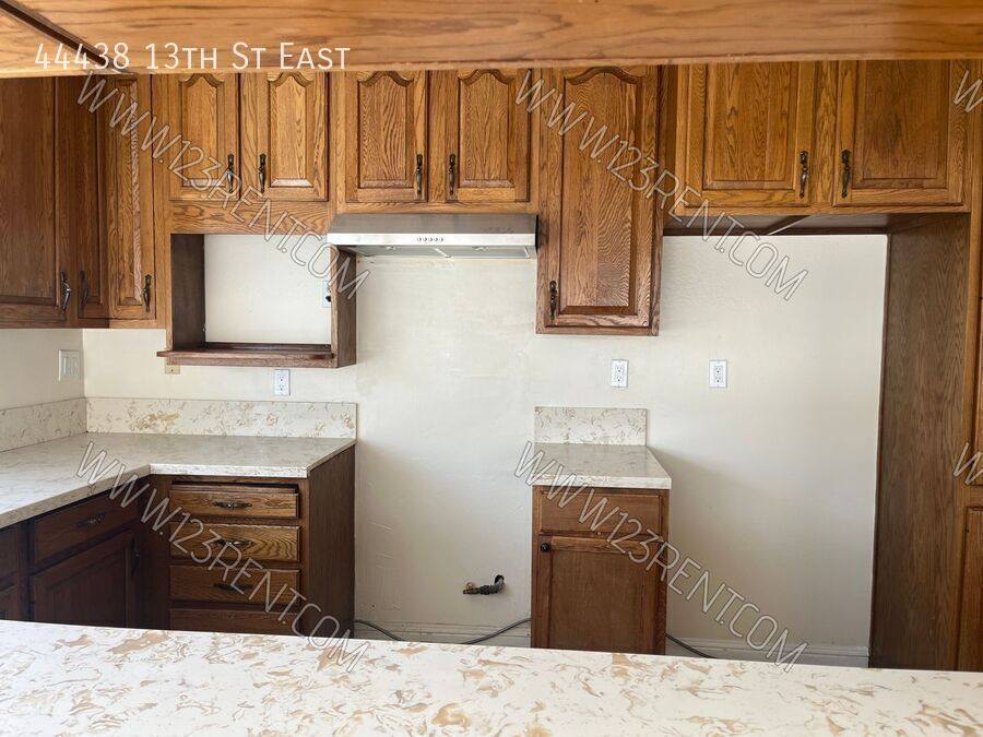 House for rent at 44438 13th St E, Lancaster, CA 93535