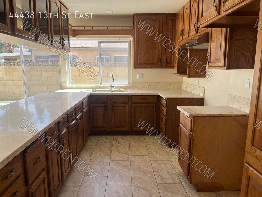 House for rent at 44438 13th St E, Lancaster, CA 93535