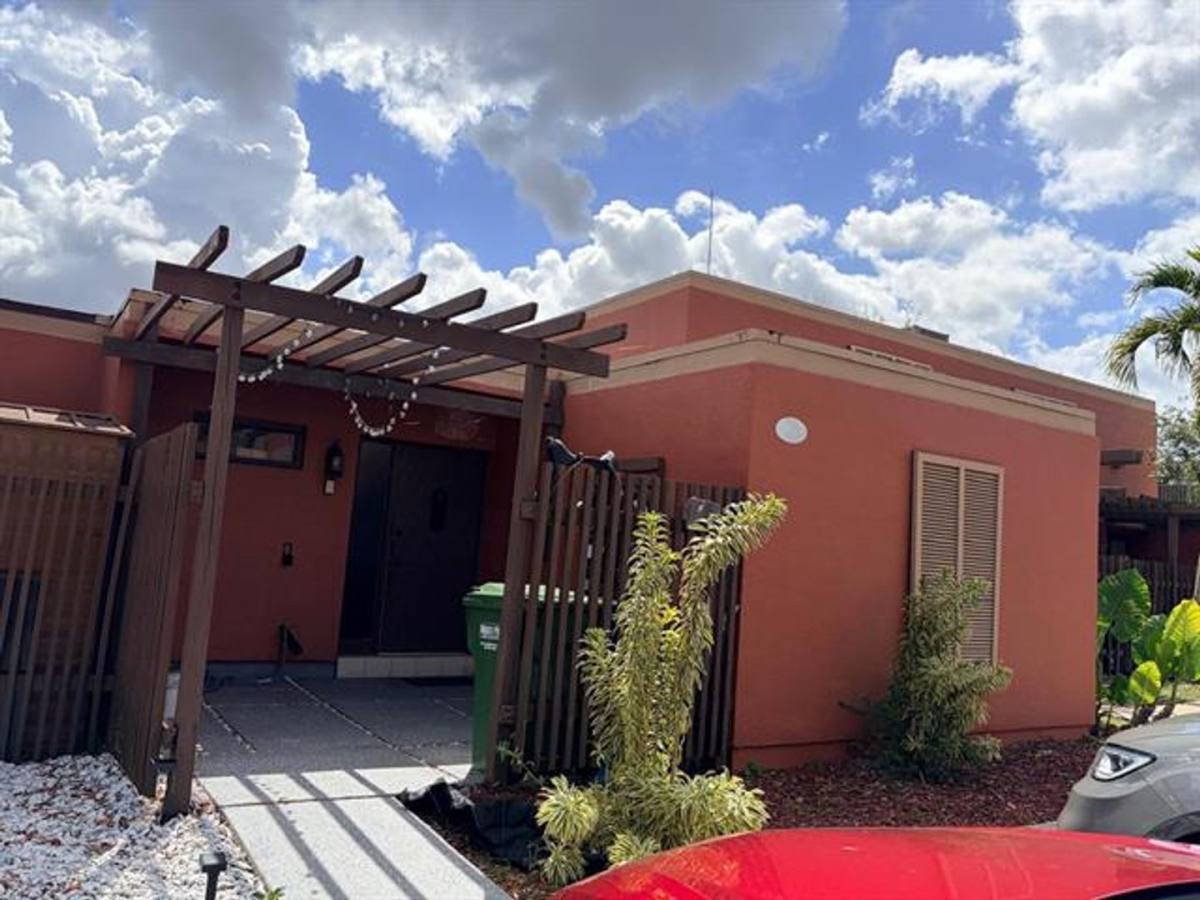 House for rent at 1641 Fairway Rd, Hollywood, FL 33026