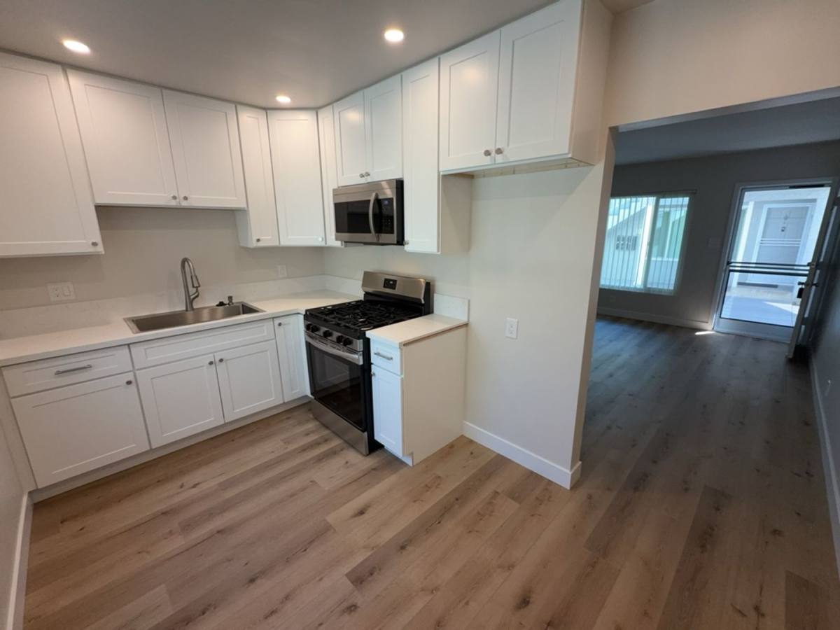 Apartment for rent at 267-269 W Elm Ave, Burbank, CA 91505