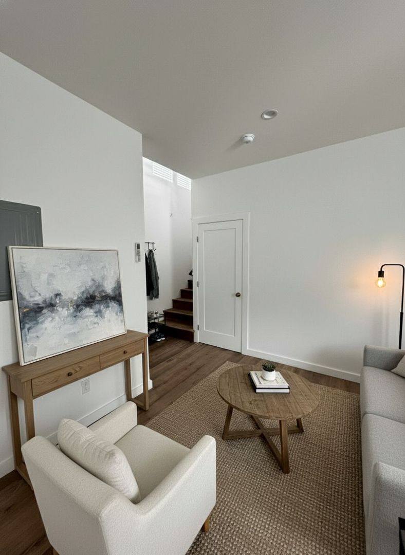 Apartment for rent at 2134 Magnolia Ave, Los Angeles, CA 90007