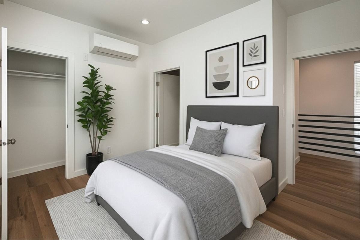 Apartment for rent at 2134 Magnolia Ave, Los Angeles, CA 90007
