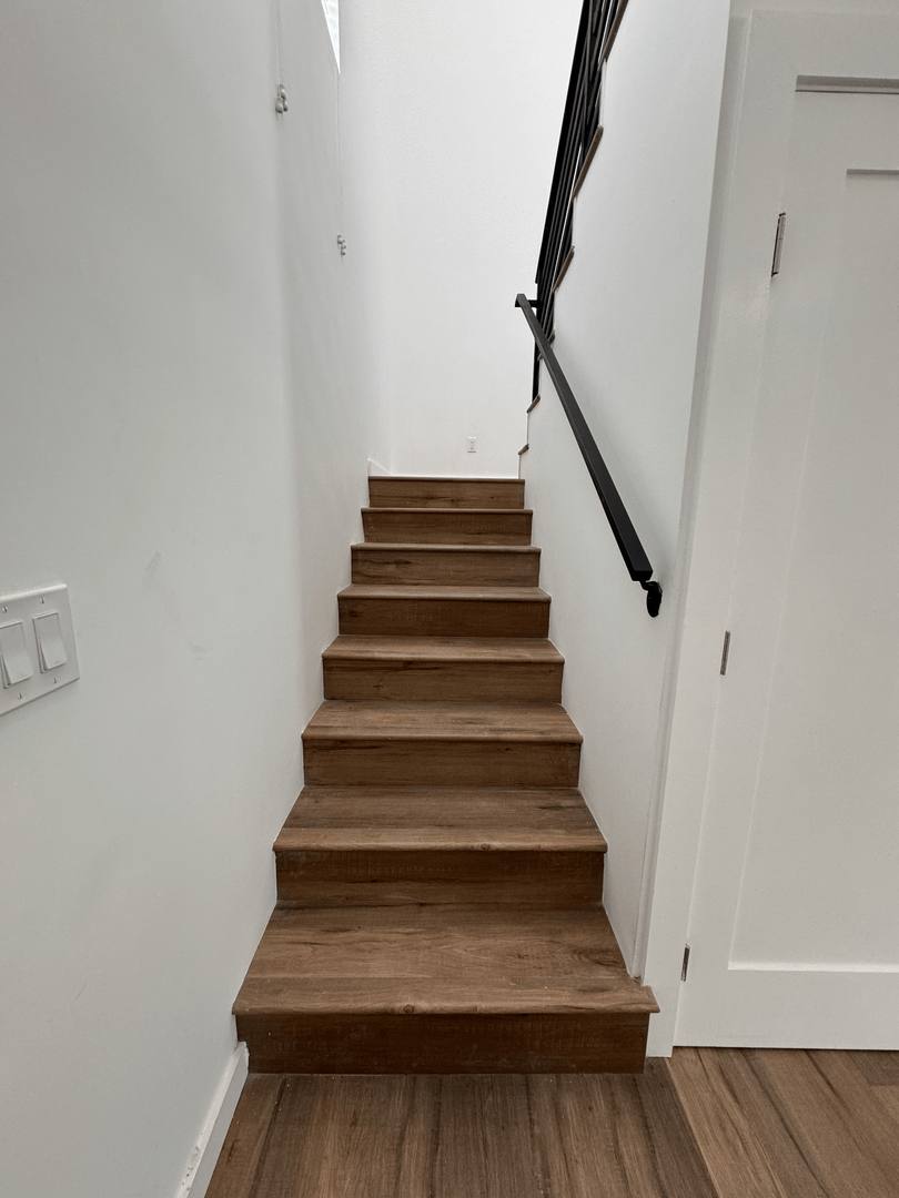 Apartment for rent at 2134 Magnolia Ave, Los Angeles, CA 90007