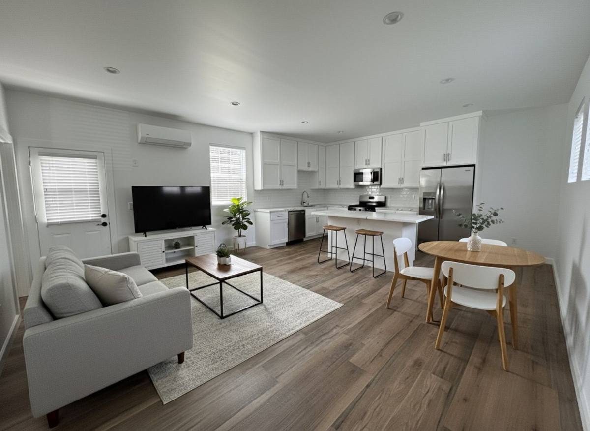 Apartment for rent at 2134 Magnolia Ave, Los Angeles, CA 90007