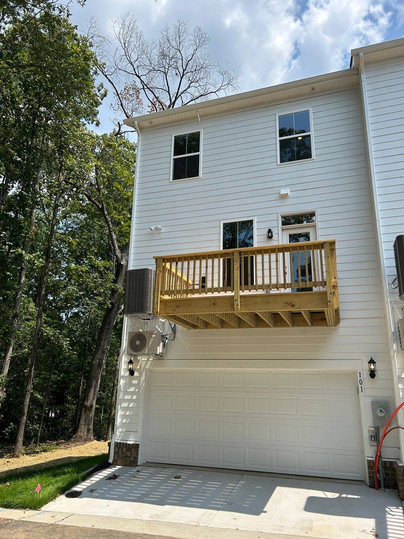 Townhouse for rent at 101 Avenda Lane, Midlothian, VA 23114
