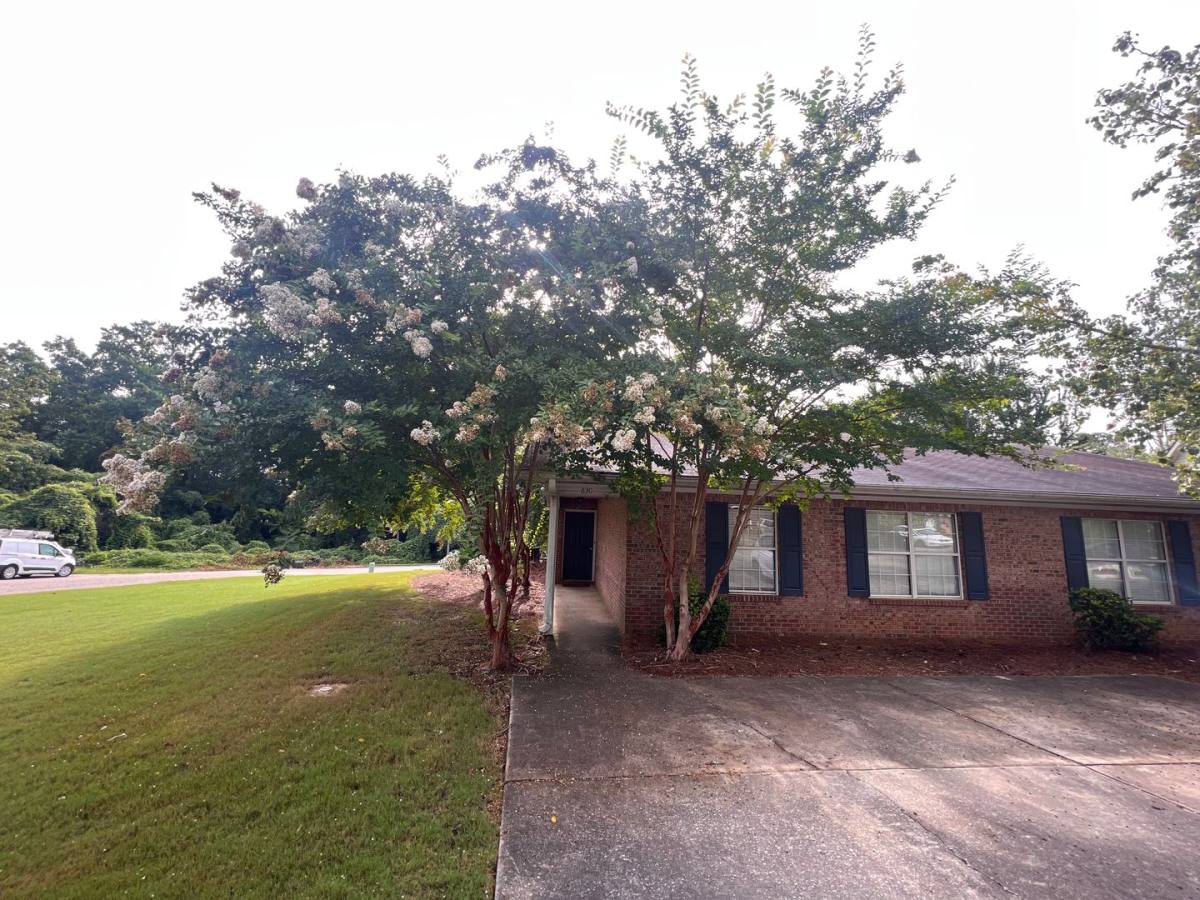 Apartment for rent at 628-630 Center Place, Auburn, AL 36830