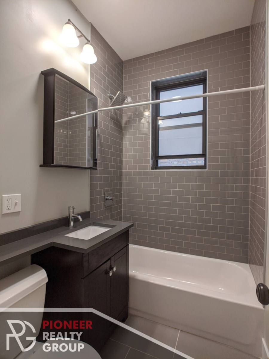 Apartment for rent at 4546 N Damen #101, Chicago, IL 60625