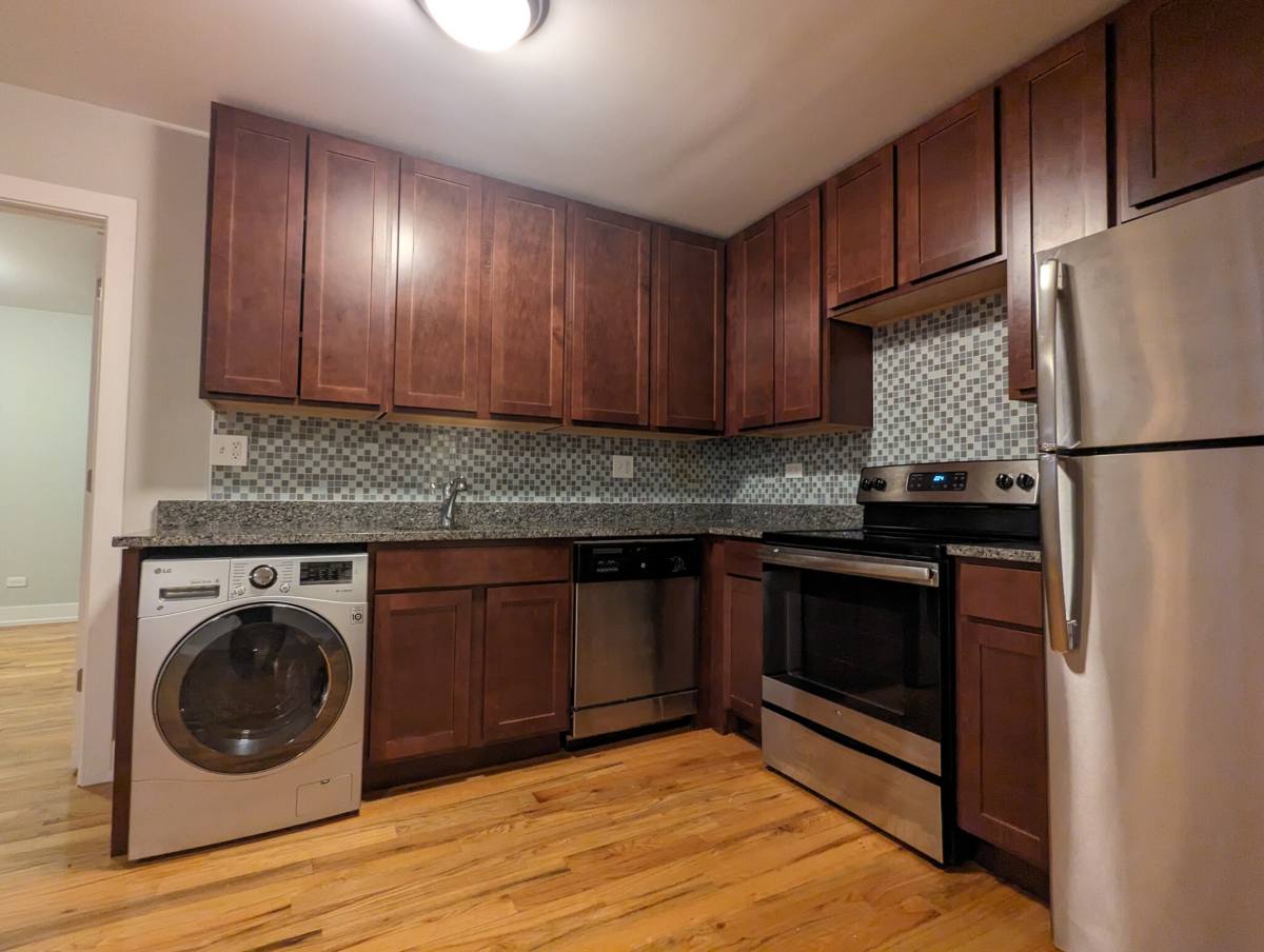 Apartment for rent at 536 W Arlington, Chicago, IL 60614