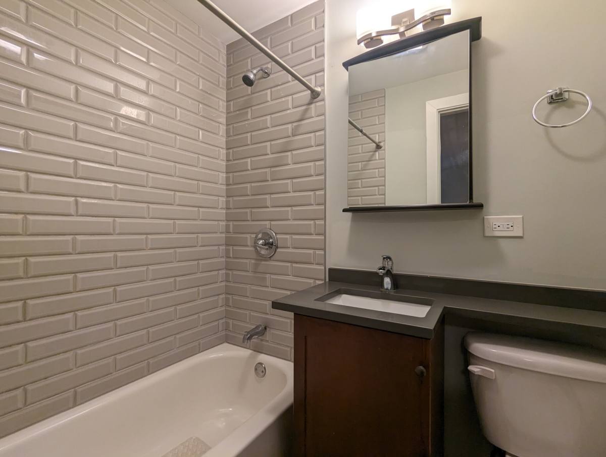 Apartment for rent at 536 W Arlington, Chicago, IL 60614