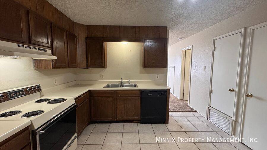 Townhouse for rent at 5802 6th St #D, Lubbock, TX 79416