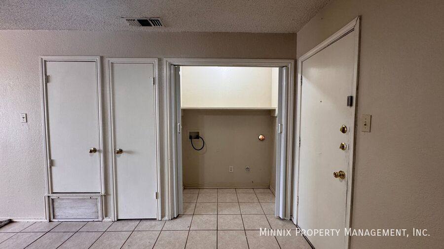 Townhouse for rent at 5802 6th St #D, Lubbock, TX 79416