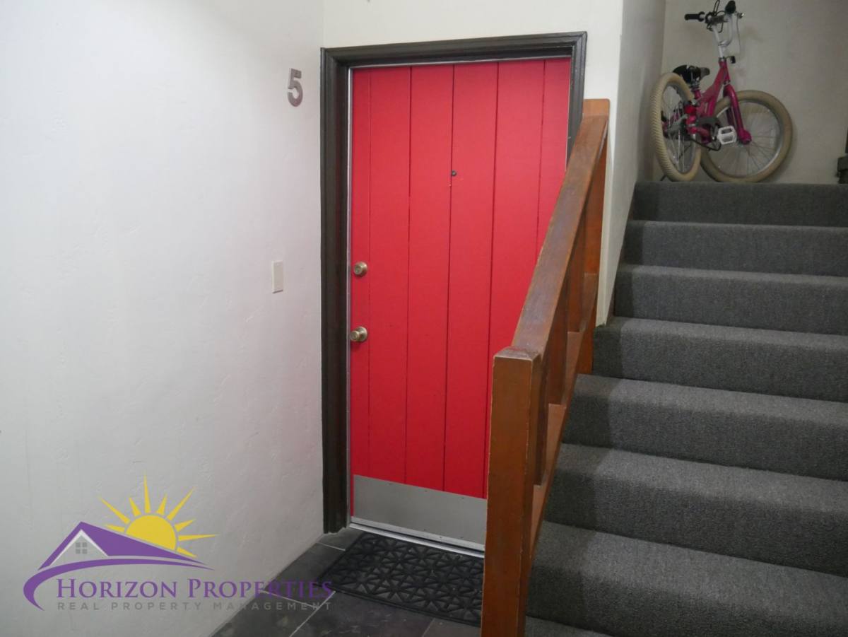 Apartment for rent at 4908 Gastman Way, Fair Oaks, CA 95628