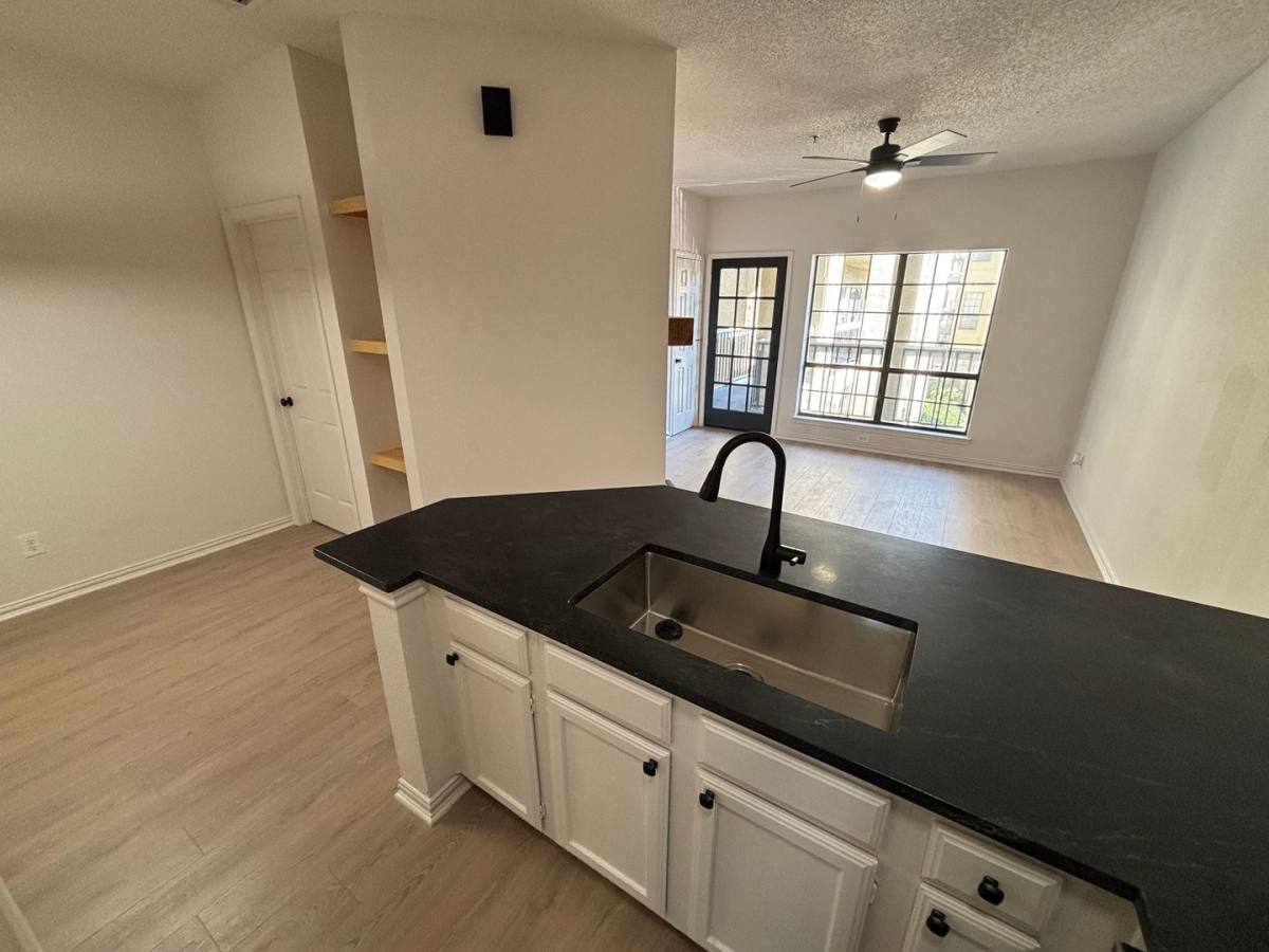 Condo for rent at 4800 W Lovers Lane #212, Dallas, TX 75209