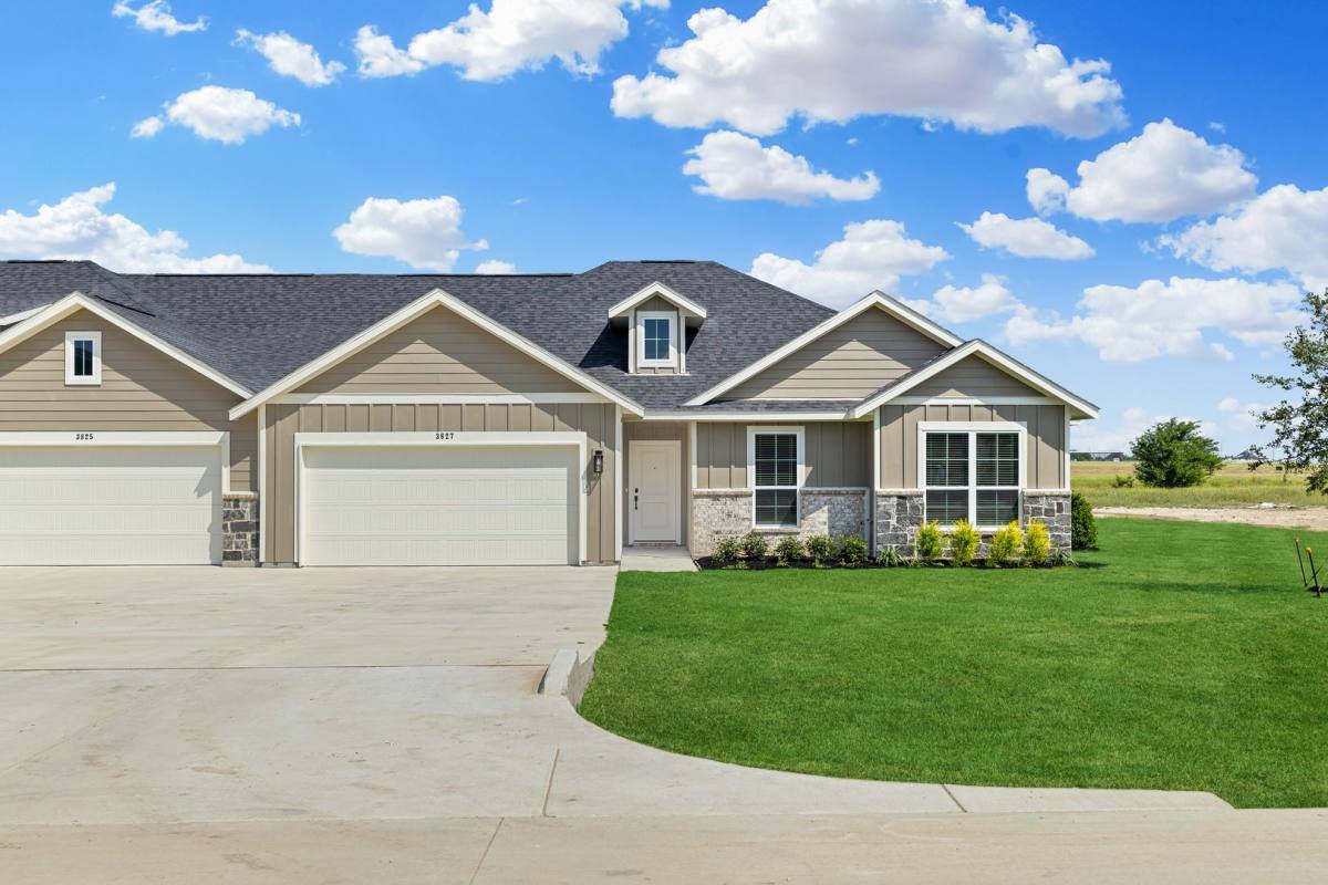 Townhouse for rent at 7036 Guilford Court, Midlothian, TX 76065