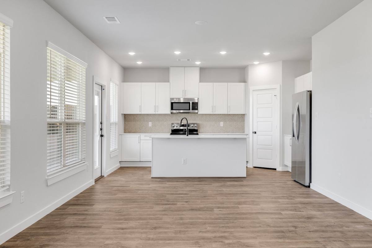 Townhouse for rent at 7036 Guilford Court, Midlothian, TX 76065