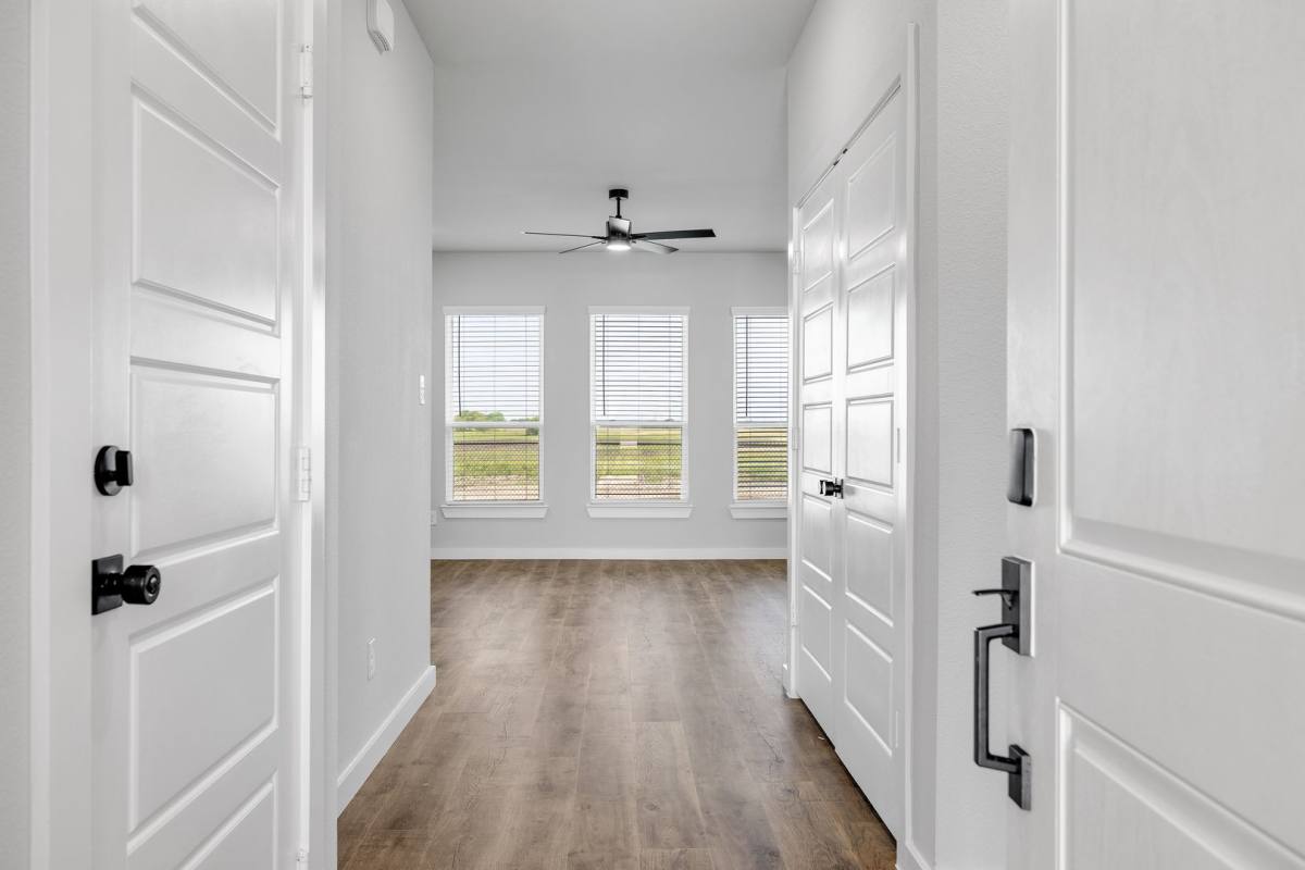 Townhouse for rent at 7036 Guilford Court, Midlothian, TX 76065