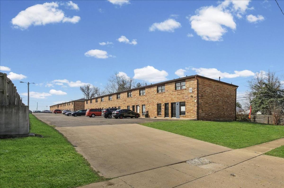 Apartment for rent at 2010 E Empire St, Bloomington, IL 61704