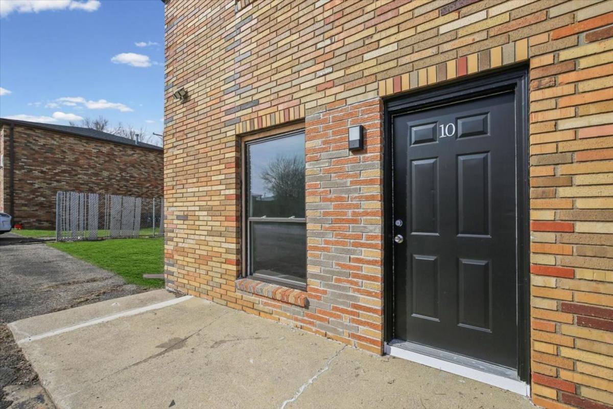 Apartment for rent at 2010 E Empire St, Bloomington, IL 61704