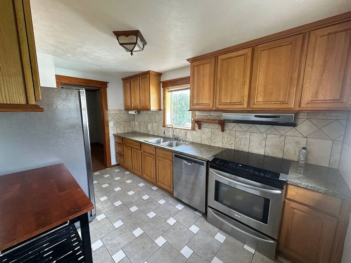 House for rent at 2821 W Rowan Ave, Spokane, WA 99205