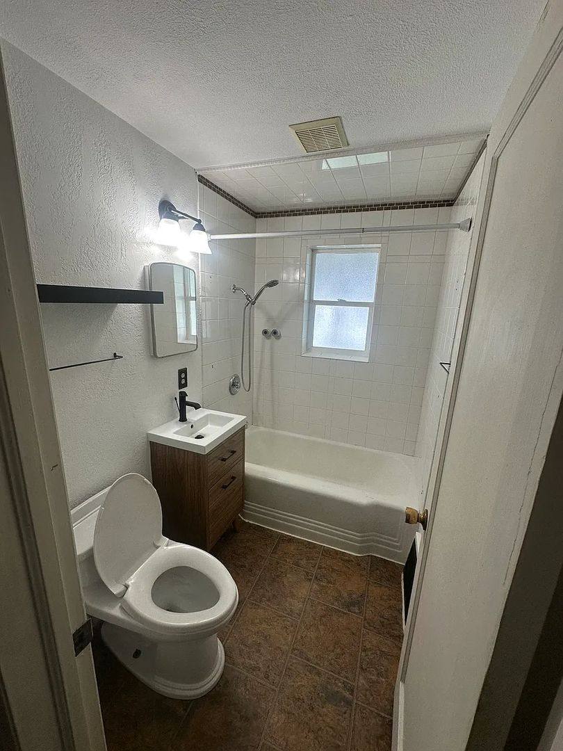 House for rent at 2821 W Rowan Ave, Spokane, WA 99205