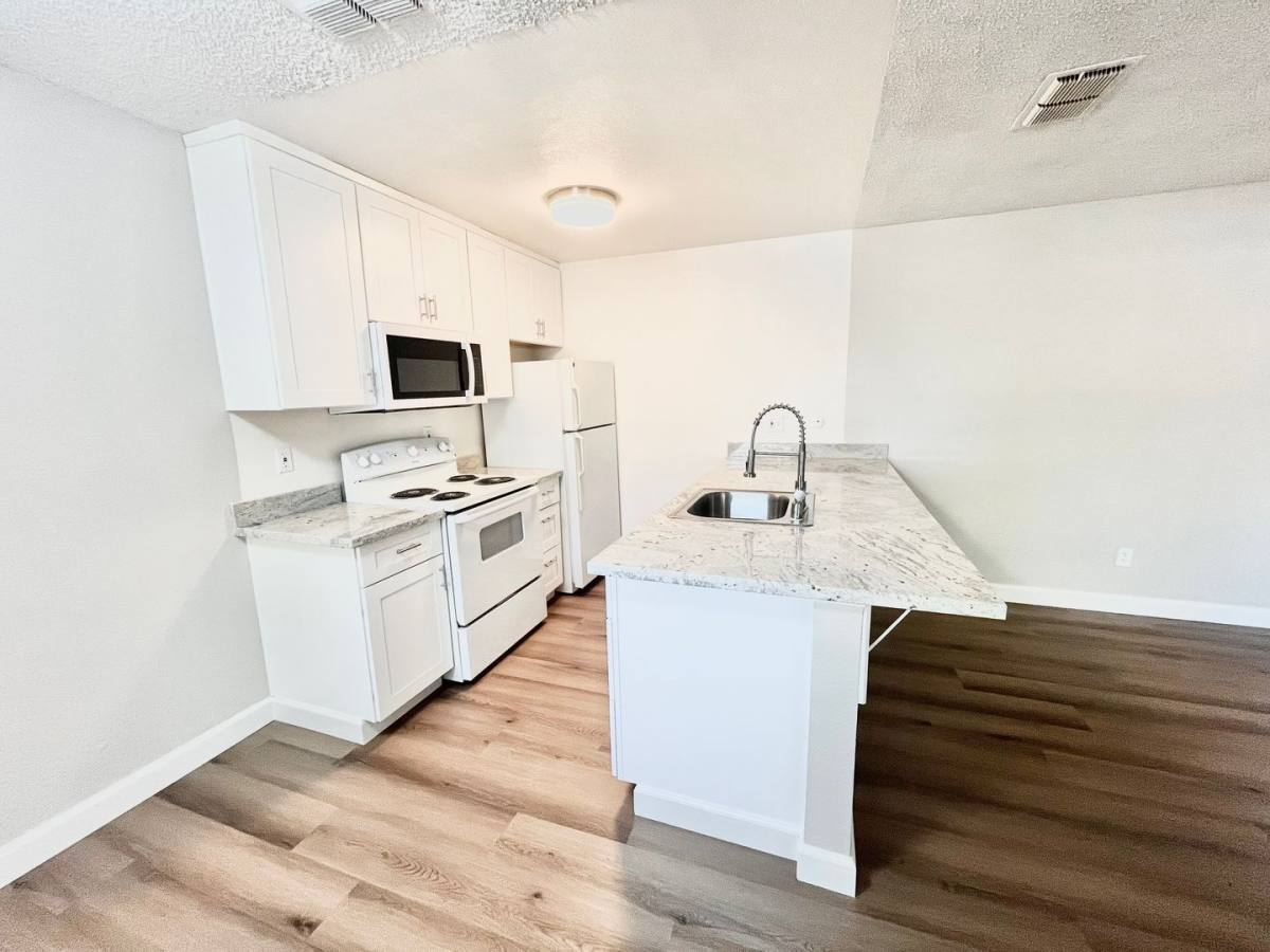 5632 Cypress Ave, Carmichael, CA 95608 - Apartment for Rent
