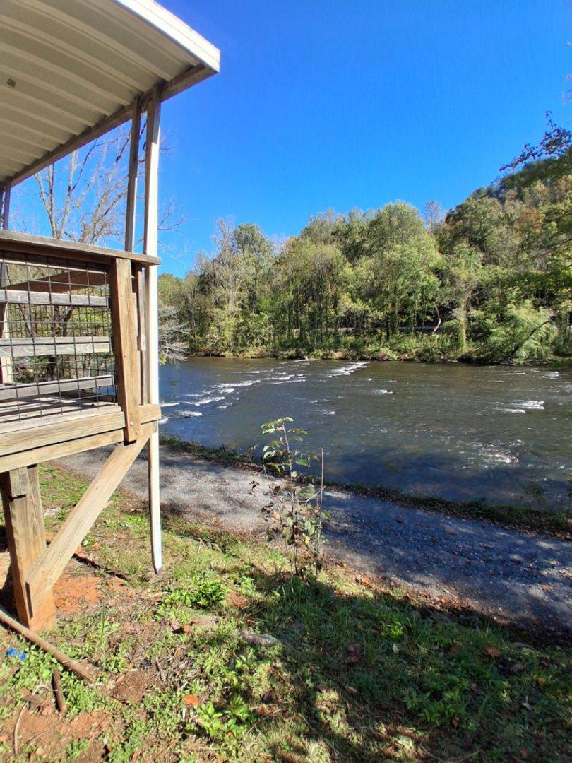 House for rent at 462 Tunnel Mountain Rd, Sylva, NC 28779