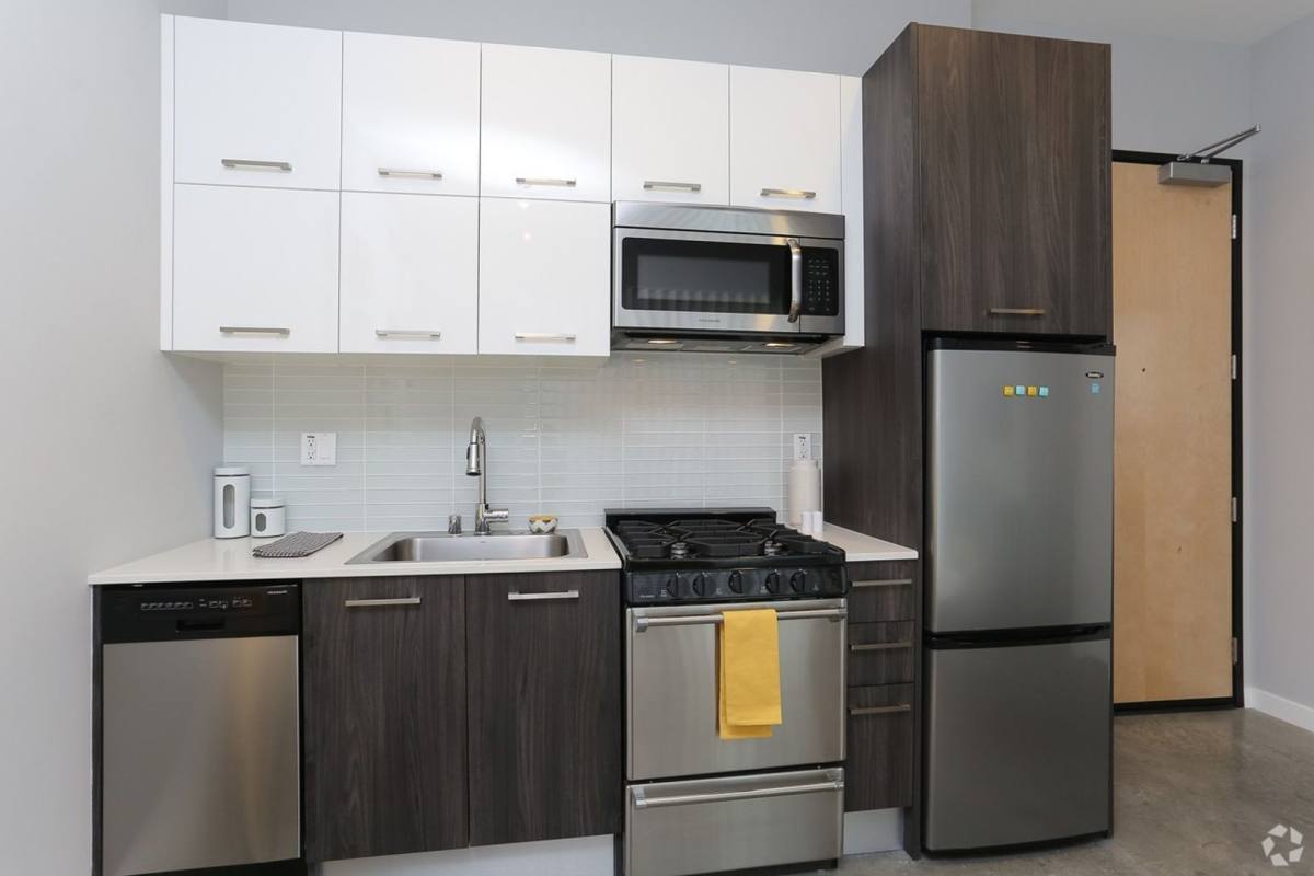 Apartment for rent at 3425 Motor Ave, Los Angeles, CA 90034