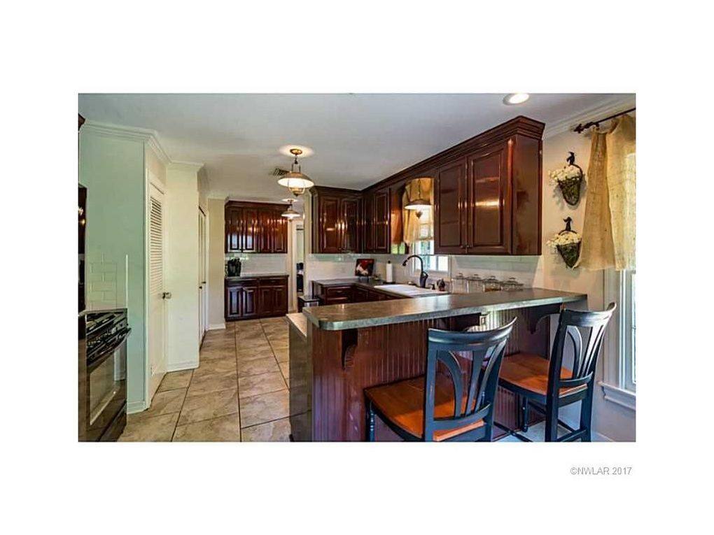 Apartment for rent at 3624 Gilbert Dr, Shreveport, LA 71104