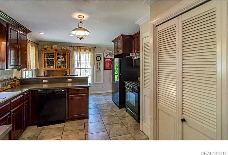 Apartment for rent at 3624 Gilbert Dr, Shreveport, LA 71104