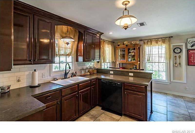 Apartment for rent at 3624 Gilbert Dr, Shreveport, LA 71104