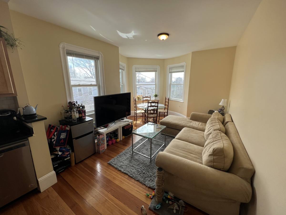 House for rent at 48-50 Lowell St #2, Somerville, MA 02143