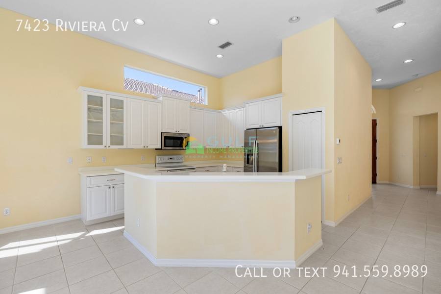 House for rent at 7423 Riviera Cove, Bradenton, FL 34202