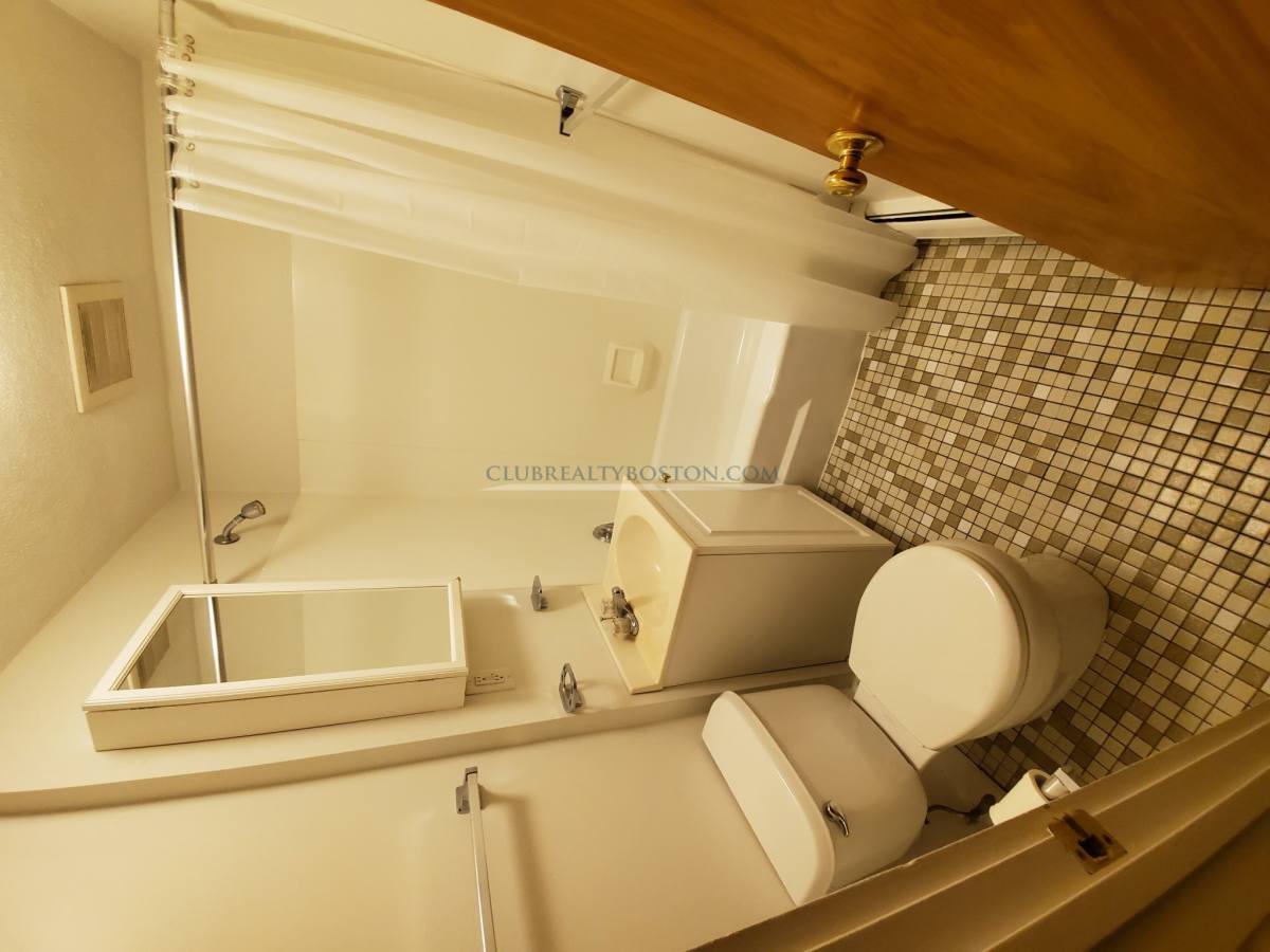 Apartment for rent at 252 Ash St #2, Waltham, MA 02453